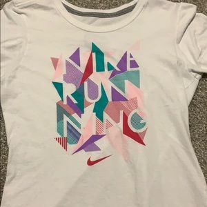 nike small white shirt